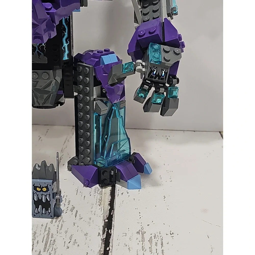 LEGO NEXO KNIGHTS: The Stone Colossus of Ultimate Destruction 70356 NOT COMPLETE